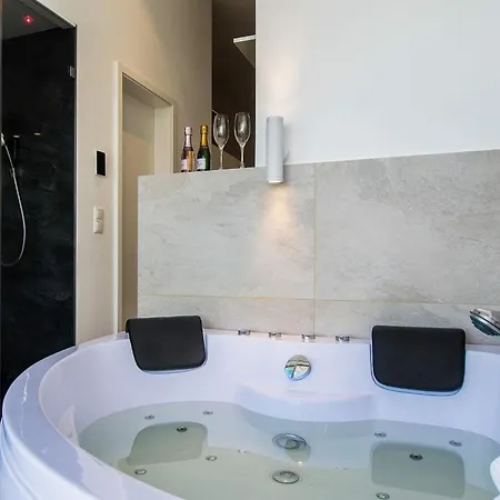 8 Person In Daire Wendtorf