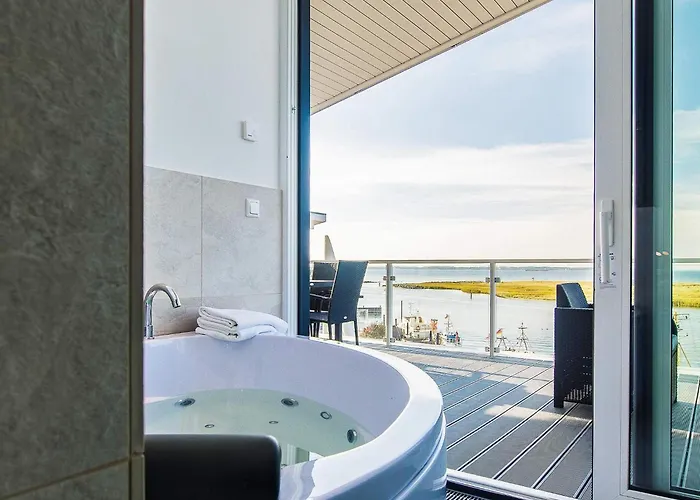 8 Person In Apartamento